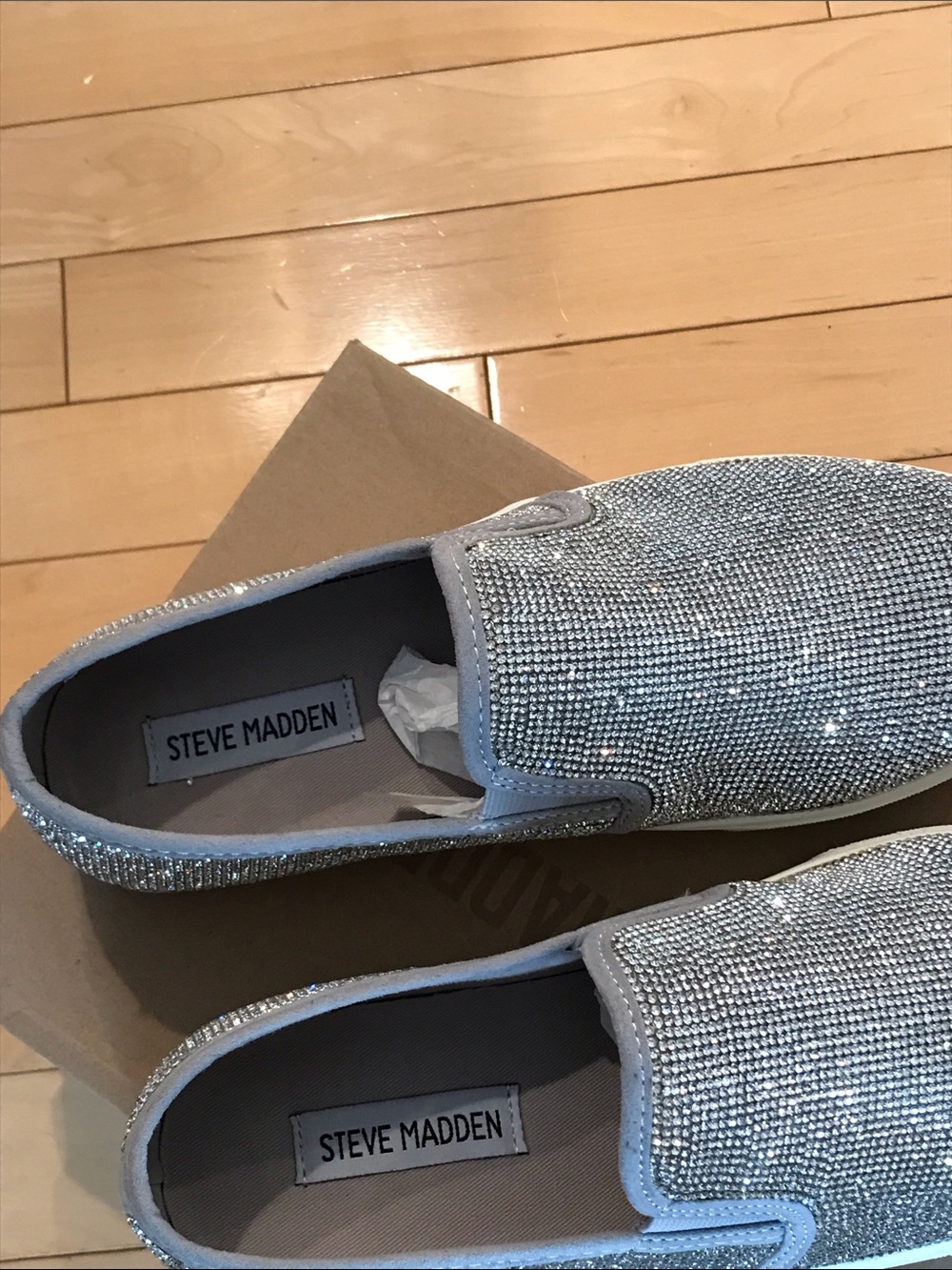 New Steve Madden sparkling slip on sneakers - 8 in box - Picture 5 of 11